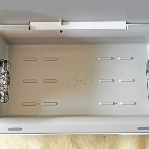 UV SANITIZER WITH WIRELESS CHARGING, CLEANS YOUR BELONGINGS BY UV-C LAMP, KILLS - Picture 8 of 8